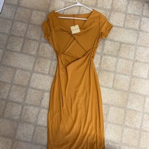 Women’s mustard yellow dress. Size medium.